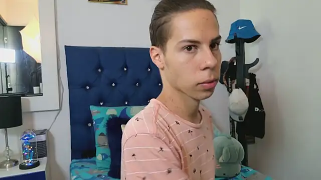 grey   27 online show from 03/09/25, 05:39