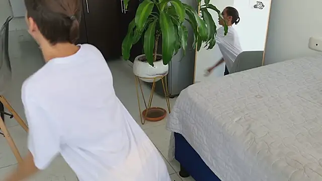 grey   27 online show from 03/10/25, 08:56