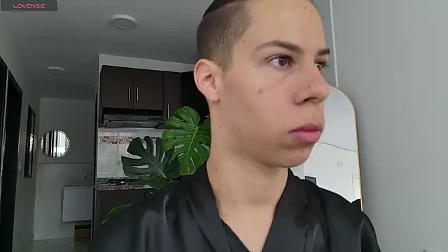 grey   27 online show from 10/08/25, 12:03