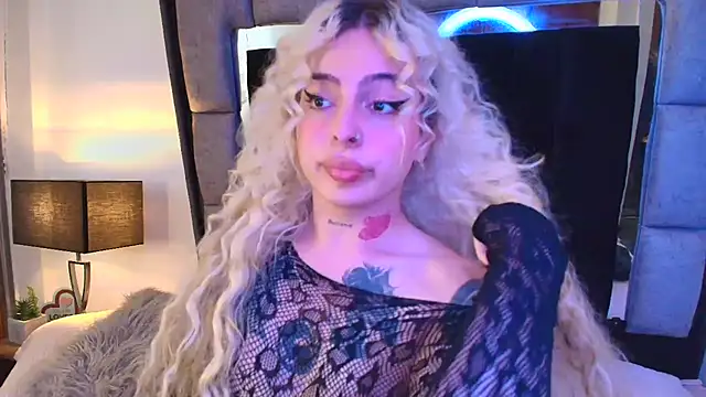 Snapshot of Bonnie_vega chatting on 03/12/25, 06:55 Bonnie vega online show from 03/12/25, 06:55