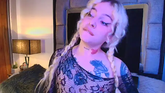 Snapshot of Bonnie_vega chatting on 03/22/25, 02:05 Bonnie vega online show from 03/22/25, 02:05