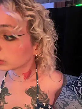 Snapshot of Bonnie_vega chatting on 09/19/25, 09:48 Bonnie vega online show from 09/19/25, 09:48