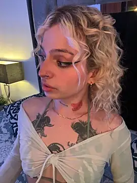 Snapshot of Bonnie_vega chatting on 09/20/25, 09:27 Bonnie vega online show from 09/20/25, 09:27