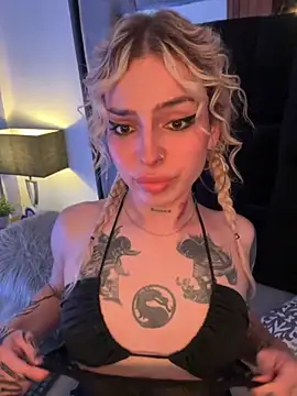 Snapshot of Bonnie_vega chatting on 10/05/25, 09:13 Bonnie vega online show from 10/05/25, 09:13