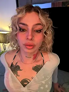 Snapshot of Bonnie_vega chatting on 11/08/25, 08:40 Bonnie vega online show from 11/08/25, 08:40