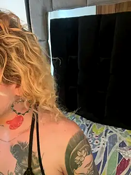 Snapshot of Bonnie_vega chatting on 11/15/25, 08:49 Bonnie vega online show from 11/15/25, 08:49