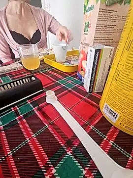 Snapshot of mia69x chatting on 03/04/25, 08:13 mia69x online show from 03/04/25, 08:13