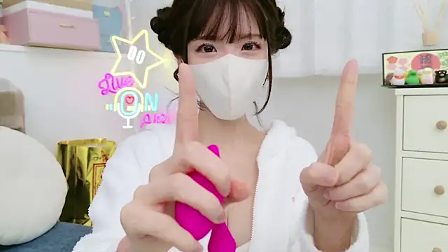 -minami- online show from 01/10/25, 02:02