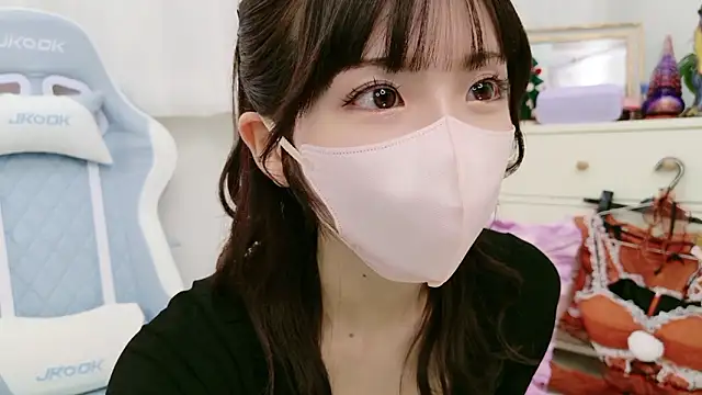 -minami- online show from 11/23/25, 12:05