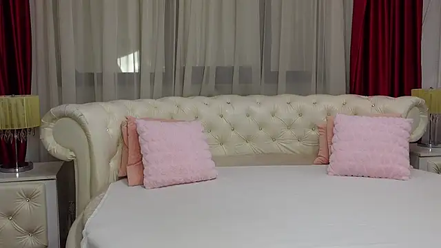 Snapshot of NinaCrystal1 chatting on 02/21/25, 06:51 NinaCrystal1 online show from 02/21/25, 06:51