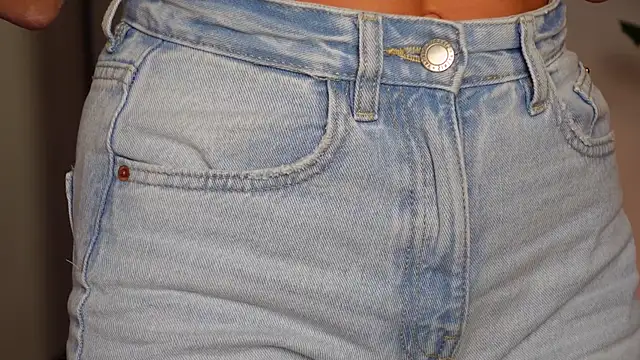 Snapshot of NinaCrystal1 chatting on 11/21/25, 09:08 NinaCrystal1 online show from 11/21/25, 09:08