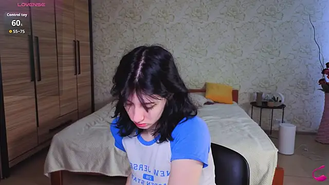 JulisSweet online show from 11/30/25, 07:56