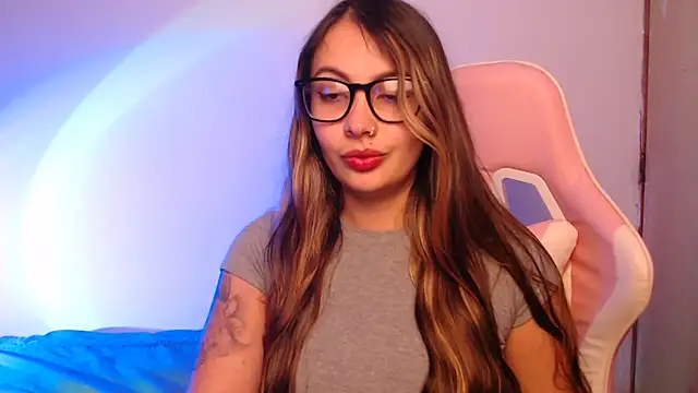 lalawhitte online show from 10/17/25, 08:44