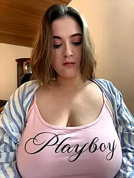 Kamilla Loop online show from 11/26/25, 09:05