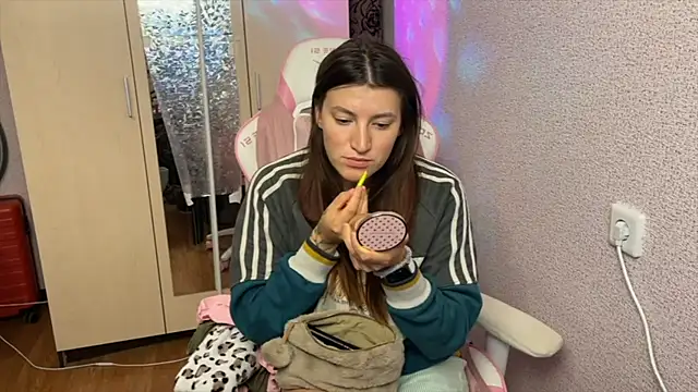 Katrin  kiss online show from 05/04/26, 05:20