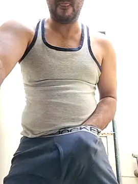 Snapshot of johny_69d@xh chatting on 12/16/25, 08:19 johny 69dxh online show from 12/16/25, 08:19