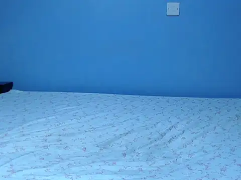 Snapshot of Gweneve chatting on 10/26/25, 02:06 Gweneve online show from 10/26/25, 02:06