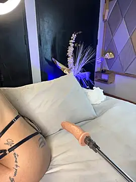 AntonellaRussel online show from 10/16/25, 09:38