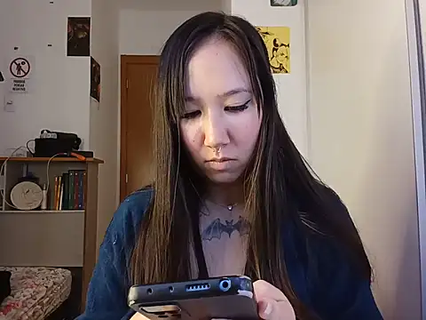Japabaixinha online show from 05/18/26, 04:07