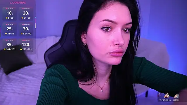 Snapshot of MilaSecrett chatting on 11/27/25, 02:19 MilaSecrett online show from 11/27/25, 02:19