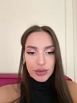 BellaHalles online show from 02/28/25, 02:42