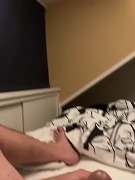 Snapshot of LivingLegend1978 chatting on 11/10/25, 11:04 LivingLegend1978 online show from 11/10/25, 11:04