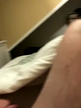 Snapshot of LivingLegend1978 chatting on 12/01/25, 11:10 LivingLegend1978 online show from 12/01/25, 11:10