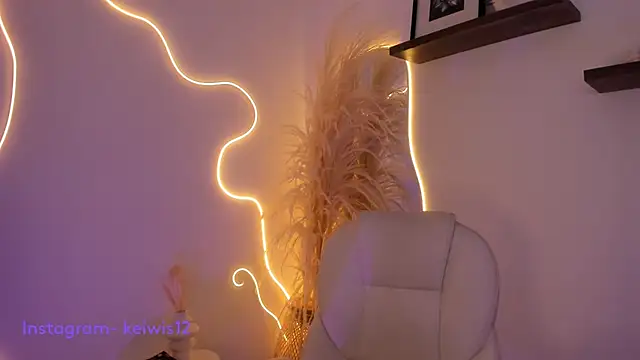 keilelewis online show from 02/04/25, 04:18