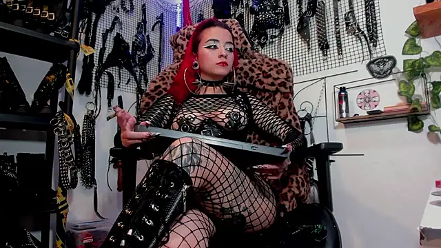 Snapshot of Agatha_BDSM chatting on 12/10/24, 10:05 Agatha BDSM online show from 12/10/24, 10:05