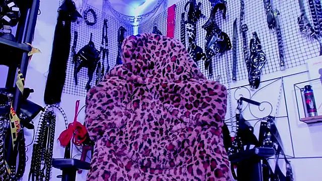 Snapshot of Agatha_BDSM chatting on 03/19/25, 09:48 Agatha BDSM online show from 03/19/25, 09:48