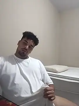 Snapshot of Xcumshot33 chatting on 03/12/25, 01:25 Xcumshot33 online show from 03/12/25, 01:25