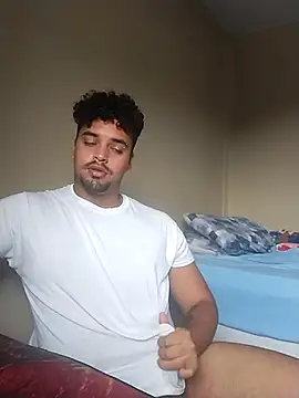 Snapshot of Xcumshot33 chatting on 03/19/25, 01:18 Xcumshot33 online show from 03/19/25, 01:18