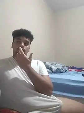 Snapshot of Xcumshot33 chatting on 03/19/25, 11:14 Xcumshot33 online show from 03/19/25, 11:14