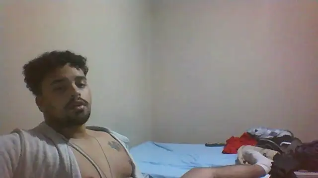 Snapshot of Xcumshot33 chatting on 09/24/25, 02:37 Xcumshot33 online show from 09/24/25, 02:37