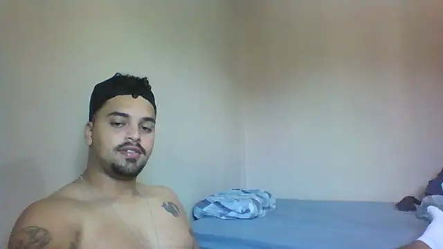 Snapshot of Xcumshot33 chatting on 10/16/25, 01:01 Xcumshot33 online show from 10/16/25, 01:01