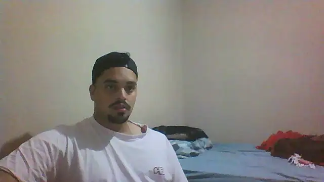 Snapshot of Xcumshot33 chatting on 10/21/25, 03:29 Xcumshot33 online show from 10/21/25, 03:29