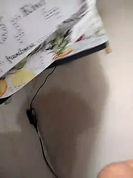 Snapshot of Xcumshot33 chatting on 10/21/25, 05:02 Xcumshot33 online show from 10/21/25, 05:02