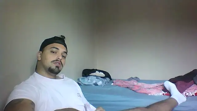 Snapshot of Xcumshot33 chatting on 10/22/25, 02:06 Xcumshot33 online show from 10/22/25, 02:06