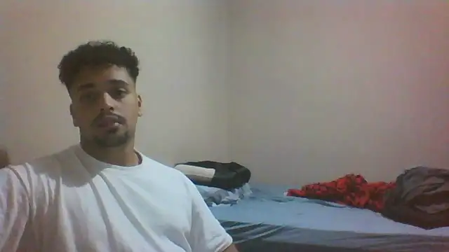 Snapshot of Xcumshot33 chatting on 11/08/25, 04:01 Xcumshot33 online show from 11/08/25, 04:01