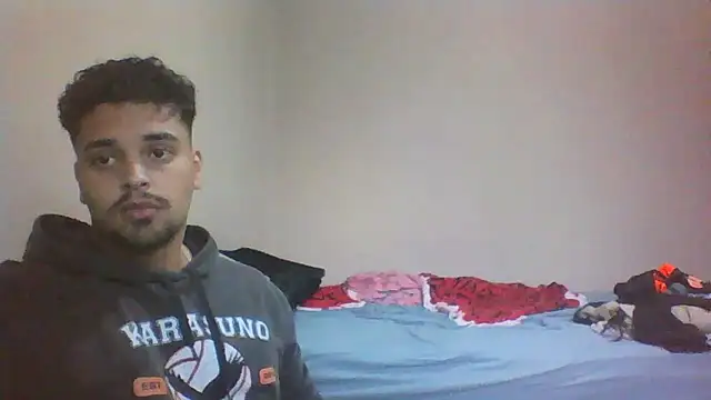 Snapshot of Xcumshot33 chatting on 11/09/25, 05:44 Xcumshot33 online show from 11/09/25, 05:44