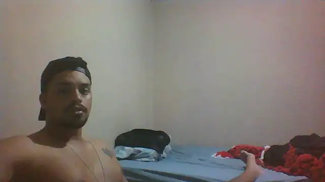 Snapshot of Xcumshot33 chatting on 11/25/25, 02:44 Xcumshot33 online show from 11/25/25, 02:44