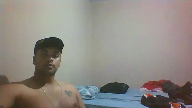 Snapshot of Xcumshot33 chatting on 12/03/25, 03:25 Xcumshot33 online show from 12/03/25, 03:25