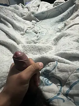 Snapshot of Your_love39 chatting on 12/17/25, 07:14 Your love39 online show from 12/17/25, 07:14