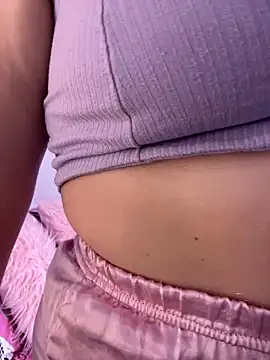 Snapshot of solecito_22 chatting on 03/01/25, 01:43 solecito 22 online show from 03/01/25, 01:43