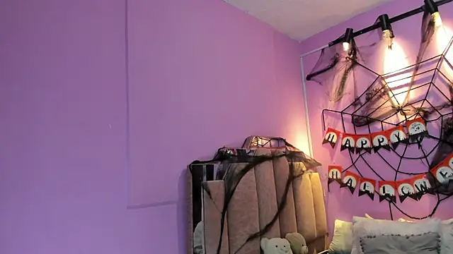 LoveQueen2 online show from 10/18/25, 11:44