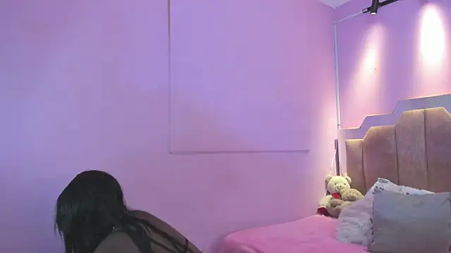 Snapshot of LoveQueen2 chatting on 02/18/26, 11:50 LoveQueen2 online show from 02/18/26, 11:50