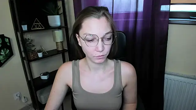 EmillyPlay online show from 03/10/25, 10:04