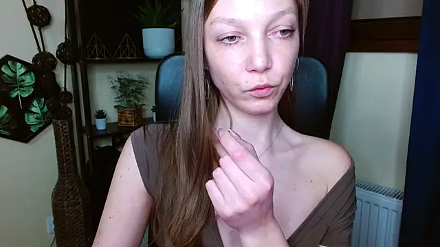 EmillyPlay online show from 03/25/26, 06:36