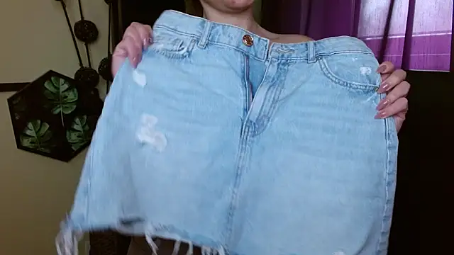 EmillyPlay online show from 04/11/26, 07:13