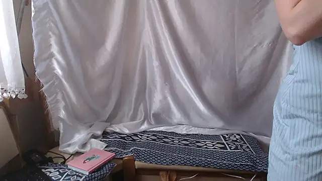 Burberrry  online show from 04/08/26, 06:02